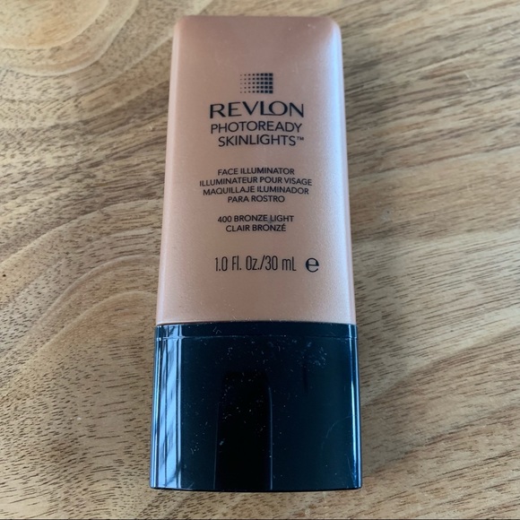 New Discontinued Revlon photoready Illuminator - Picture 1 of 5